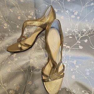 Tahari Metallic Gold Strappy Heels NWOT✨